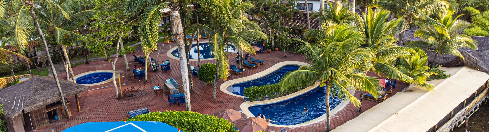 Piscinas e jardins do Quinta do Porto