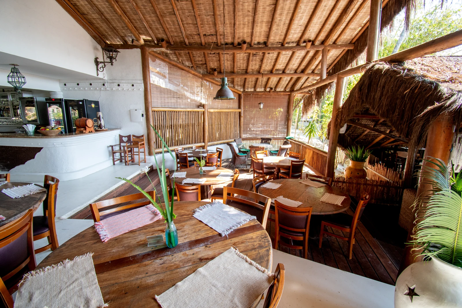 Mesas no Jiripoca Restaurante Bar